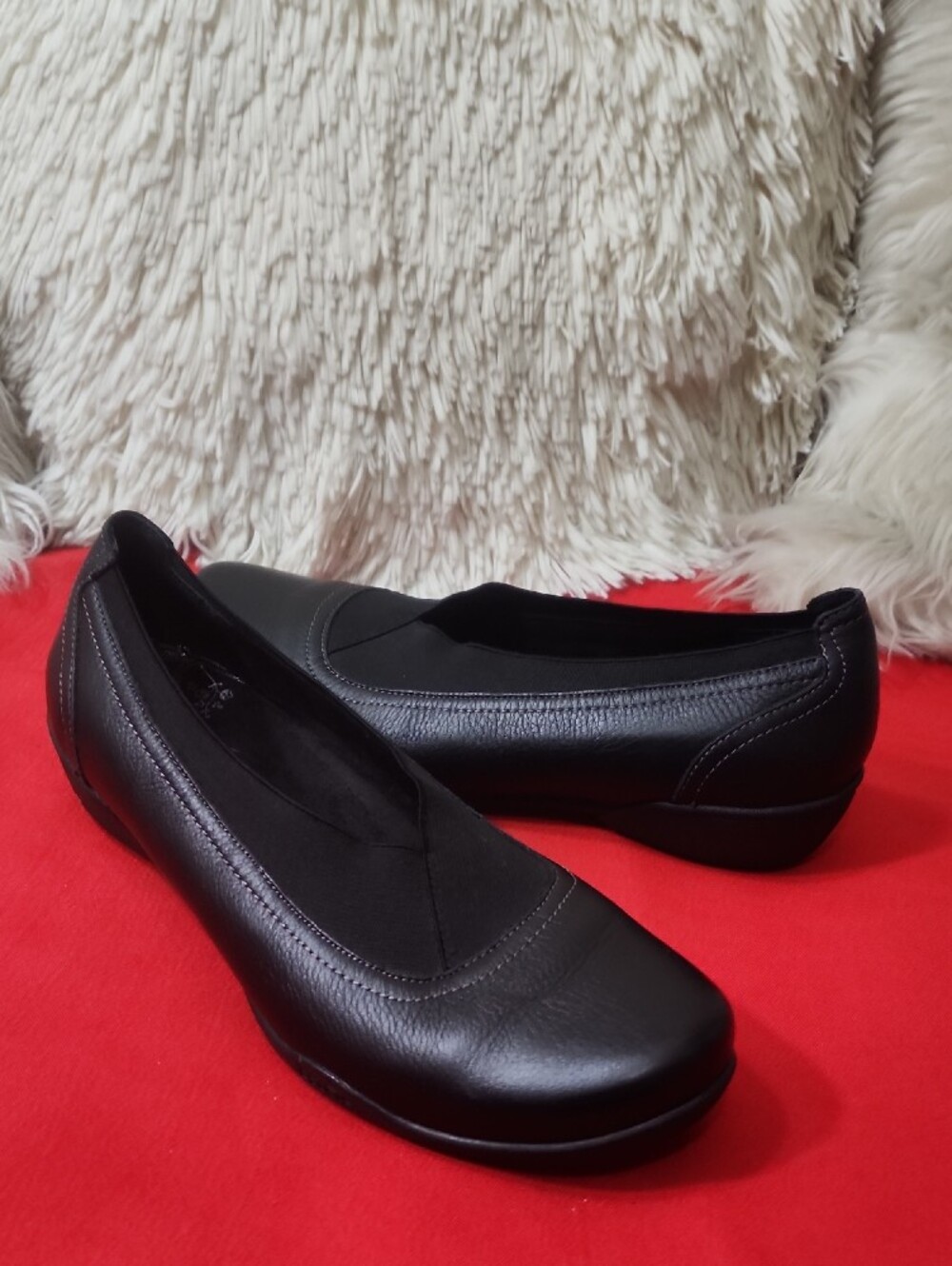Taos Lilli BlackLeather Slip On Loafers Flats Shoes